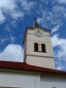Věž kostela sv. Mikuláše.