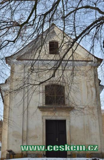 Průčelí kaple.