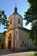 Věž kostela sv. Petra a Pavla.