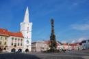 Radnice a sloup nejsvětější trojice.
