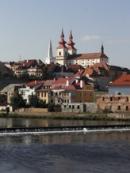 Panorama města Kadaně s řekou Ohře.

