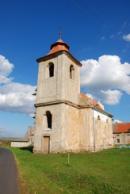 Kostel sv. Jana Evangelisty v Zahořanech.
