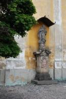 Barokní kostel sv. Petra a Pavla z let 1766-1776.
