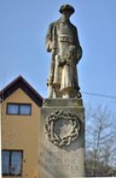 Detail památníku padlých.