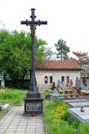 Kříž na hřbitově.