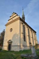 Průčelí kostela sv. Jiří.