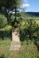 Boží muka nedaleko od vesničky.
