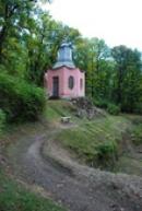 Čínský pavilón v zámeckém parku.