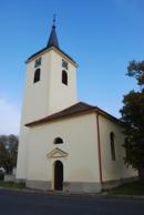 Kostel zasvěcený sv. Václavu.
