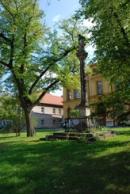 Mariánský sloup na náměstí.