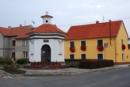 Barokní kaplička z roku 1763.