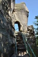 Výstup na skalní hrad.