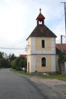 Kaplička v Podlužanech.