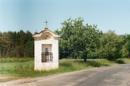 Pohled na kapličku u silnice na Srbeč.