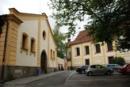 Prostranství před děkanským kostelem Nejsvětější Trojice.