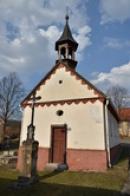 Průčelí kaple.