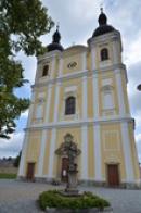 Průčelí kostela sv. Jana Křtitele,