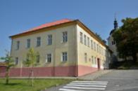 Budova základní školy.