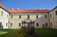 Nádvoří kláštera.