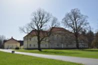 Hospodářský dvůr.