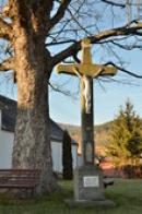 Kříž na kraji obce.