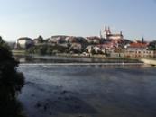 Panorama města s řekou Ohře.

