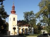 Hřbitovní kostel sv. Anny ze 16. století.

