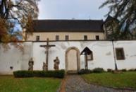 Horní zámek ve stylu saské pozdní gotiky.
