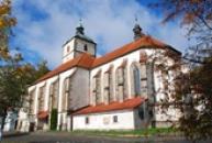 Kostel Povýšení sv. Kříže v Benešově nad Ploučnicí.
