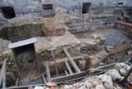 Odkryté základy středověkého hradu - červenec 2009.