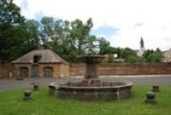 Nádvoří místního zámku.
