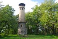 Rozhledna na vrcholu o nadmořské výšce 507 m.