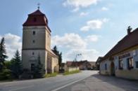 Náves v Libřicích.