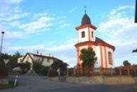 Kaple sv. Jana Nepomuckého.