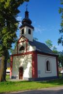 Kaple sv. Jana Nepomuckého z přelomu 18. a 19. století.
