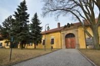 Záběr z areálu zámku.