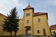 Vstupní část zámku.