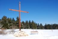 Poutní kříž vysvěcený v lednu 2008.
