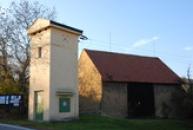 Zákoutí ve východní části obce.