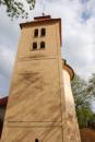 Hranolová věž z 12. století.