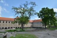 Nádvoří zdejšího zámku.