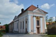 Pohled na kostel Povýšení sv. Kříže.