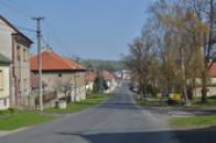 Náves v Malíkovicích.