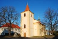 Zdejší kostel sv. Václava.

