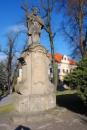 Socha u kostela sv. Havla.