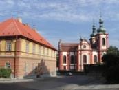 Zdejší kostel Nanebevzetí Panny Marie z roku 1744.