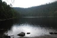 Jezero na jihovýchodním svahu Jezerní hory.