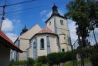 Pohled na kostel Narození Panny Marie.