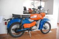 Historický Simson ve zdejším motocyklovém muzeu.