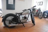 Historický motocykl ČZ ve zdejším muzeu.